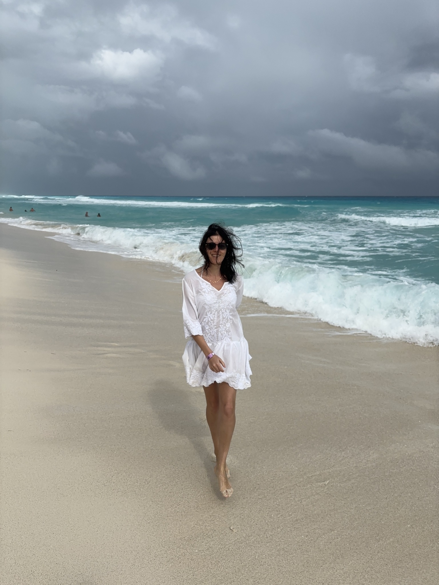 Svitlana Atwood running at the beach